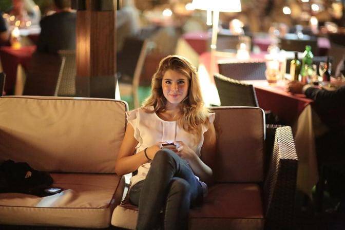 Ricorrono al sesso per pagarsi gli studi: studentesse di giorno ed escort di notte