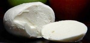 Come si riconosce un autentica mozzarella di bufala