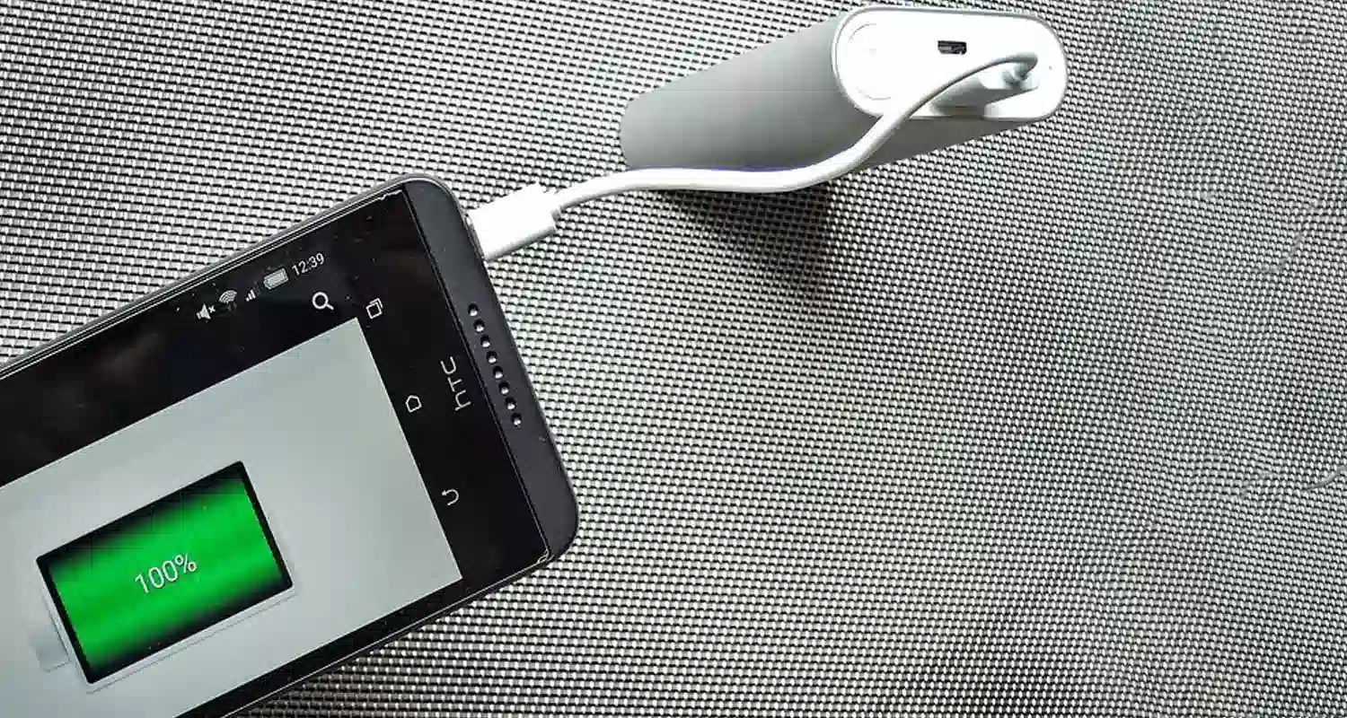 Il Parlamento Europeo approva il caricabatterie universale