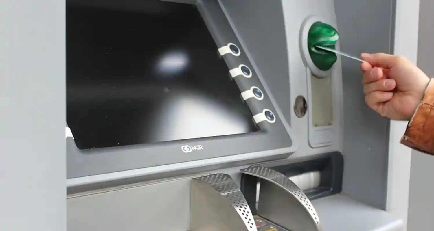 Addio agli ATM Evoluzione dei pagamenti e possibili conseguenze
