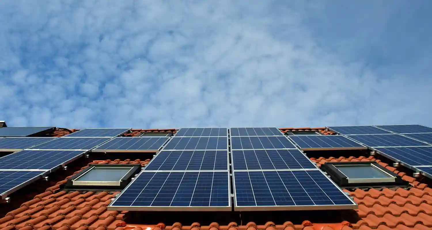 Le auto elettriche e i pannelli solari, salveranno il mondo