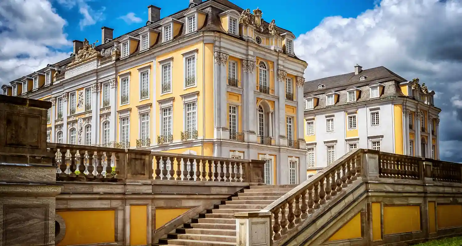 Il Patrimonio de Umanita naturale versus quello culturale differenze e similarita