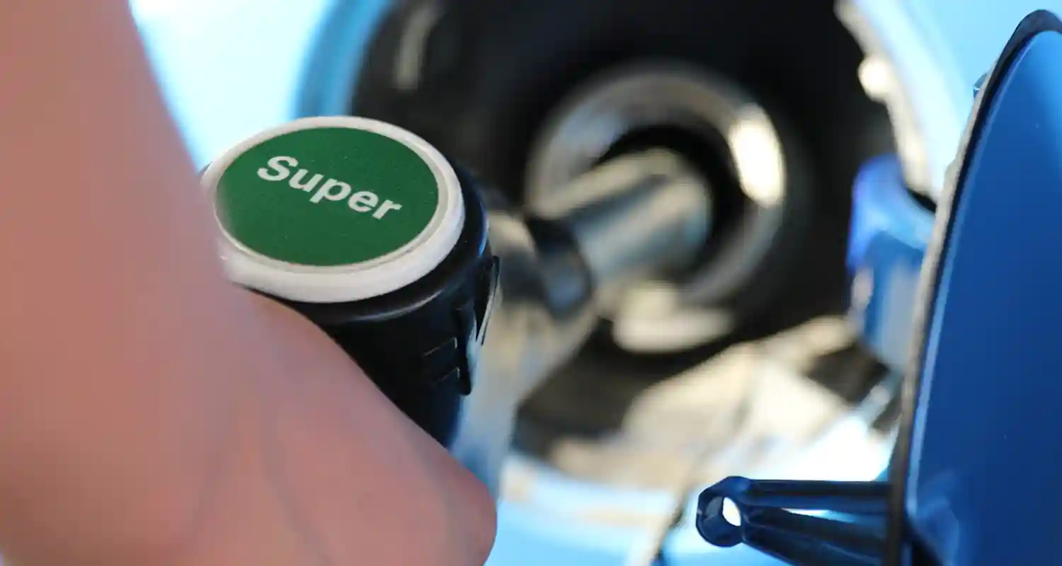 Benzina in calo un bel regalo per Natale