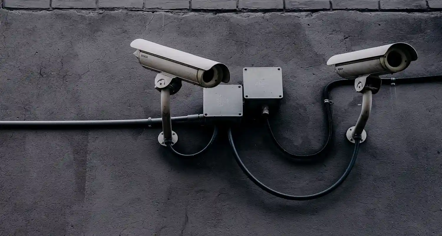 Installazione Legale di Telecamere di Sicurezza in Condominio in Italia: Normative e Consigli Pratici