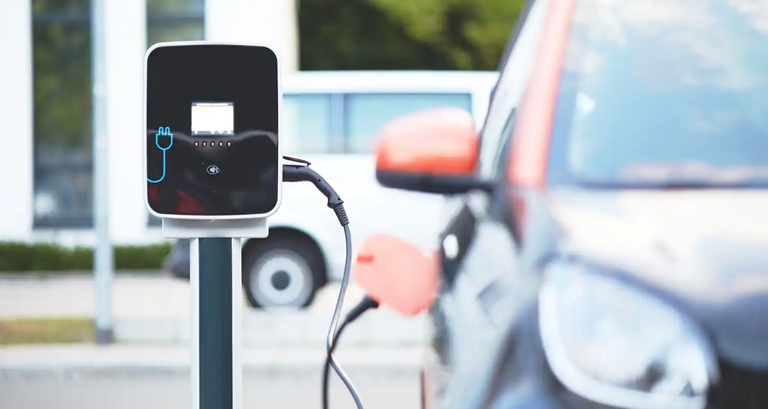 Arrivano i dazi doganali per le auto elettriche cinesi