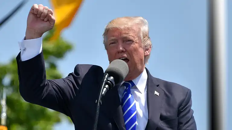 Possibili tariffe sulle importazioni critiche Trump valuta nuove misure protezionistiche